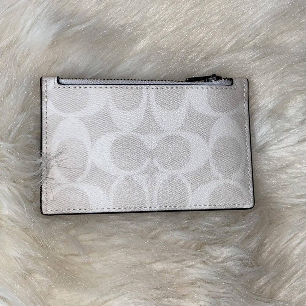 Coach Cardcase in Signature Canvas - Picture 2 of 4